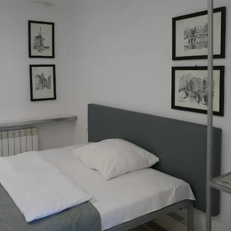 Rooms Bytom 아파트 *