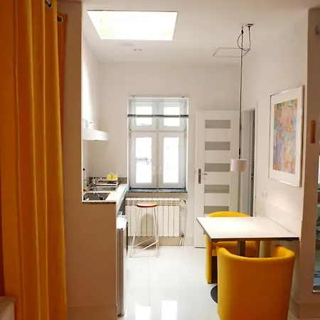Rooms Bytom 아파트 *